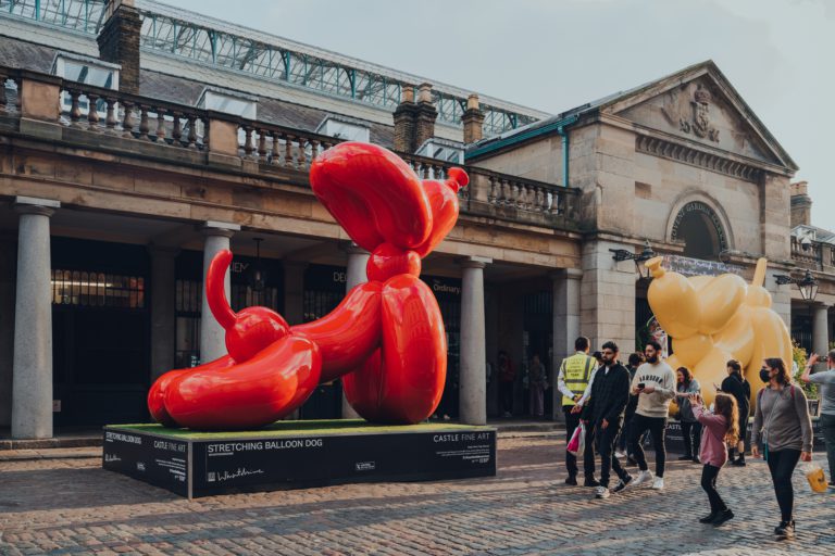 The importance of a lasting power of attorneyLondon,,Uk,-,October,09,,2021:,Whatshisname's,Balloon,Dogs,From